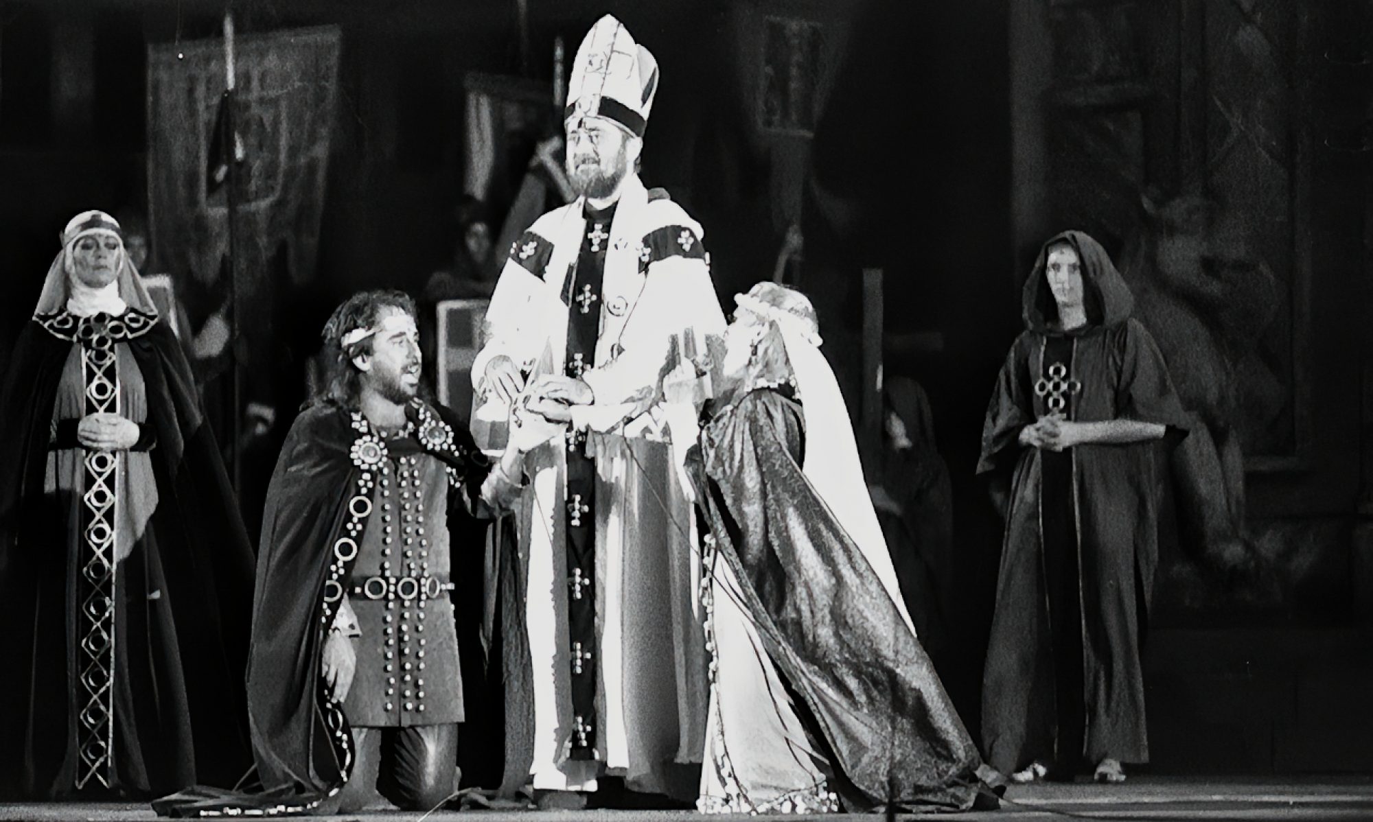 CHRISTEAU PHOTO AGENCY - ֎