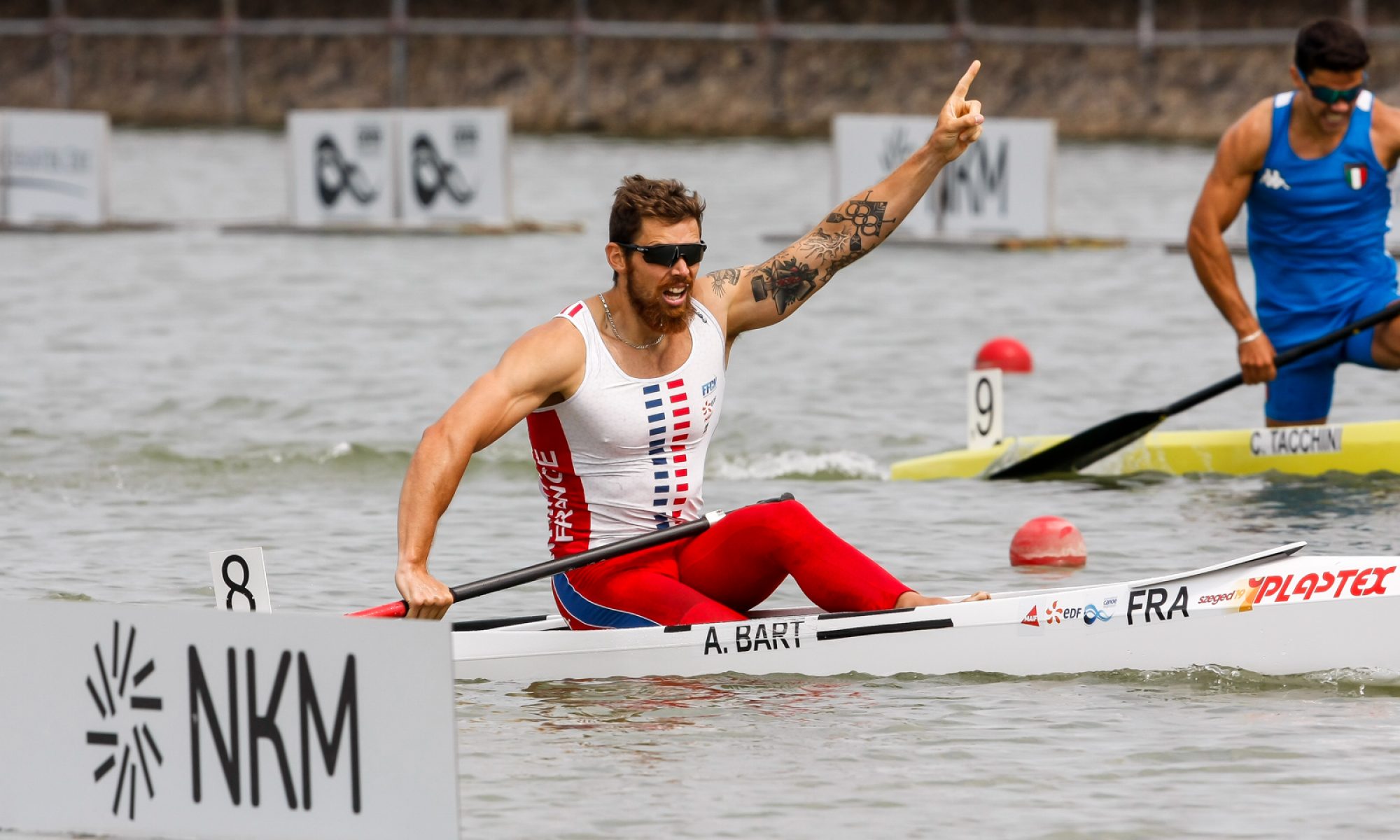 CHRISTEAU PHOTO AGENCY - ֎