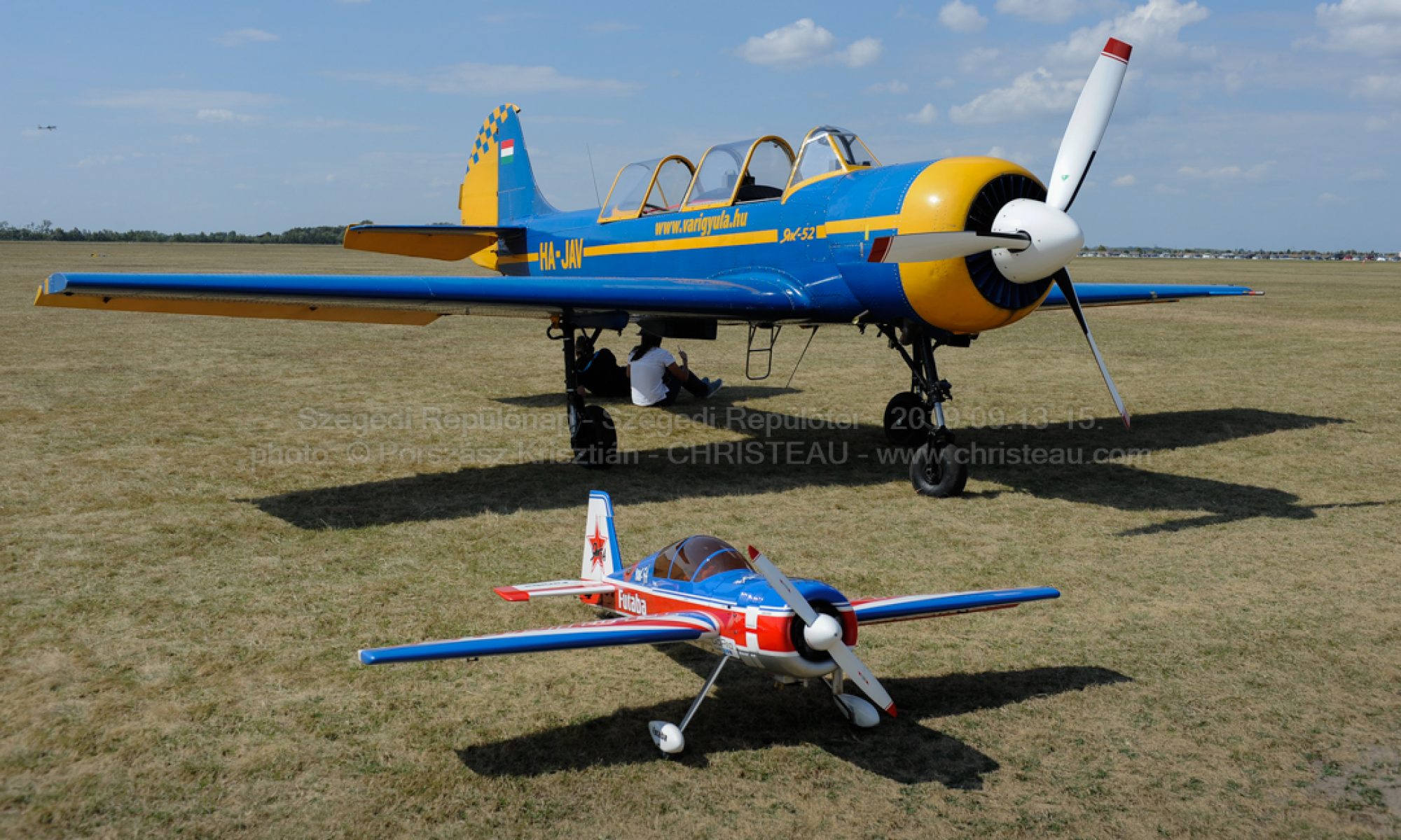 CHRISTEAU PHOTO AGENCY - ֎