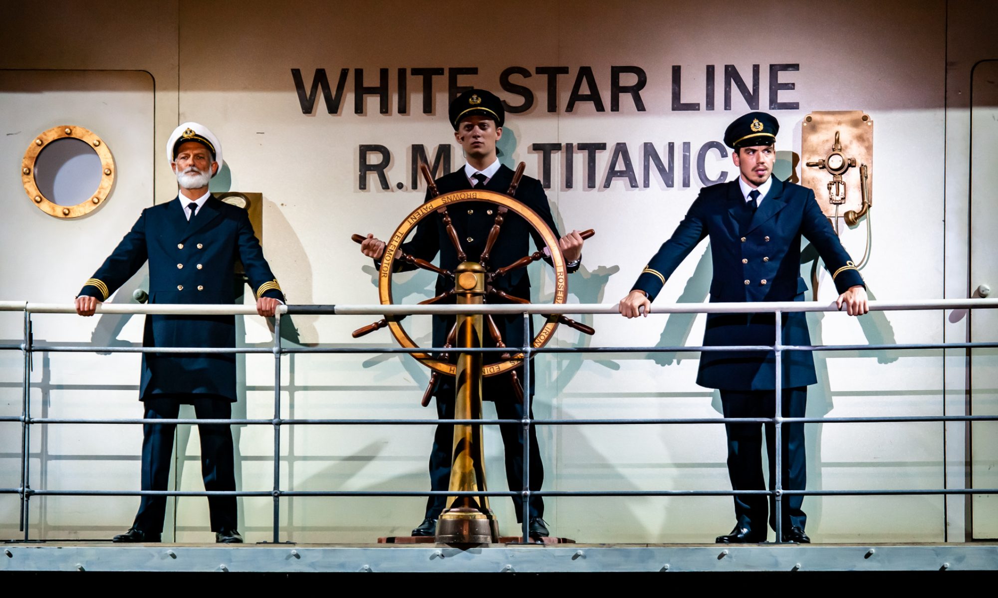 CHRISTEAU PHOTO AGENCY - ֎